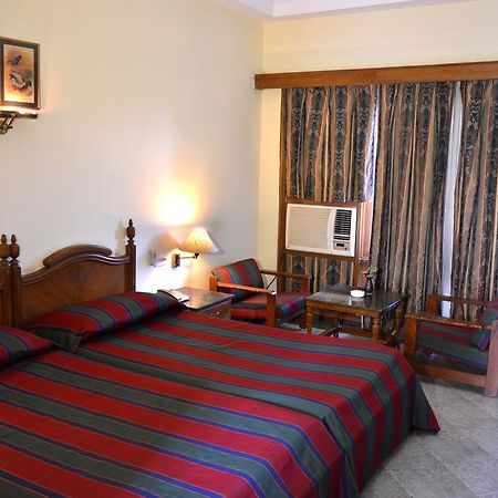 Hotel Bharatpur Ashok 外观 照片