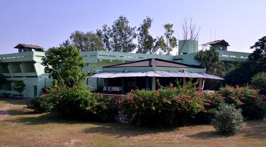 Hotel Bharatpur Ashok 外观 照片