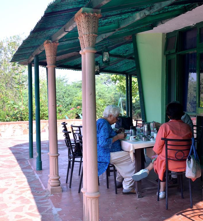 Hotel Bharatpur Ashok 外观 照片