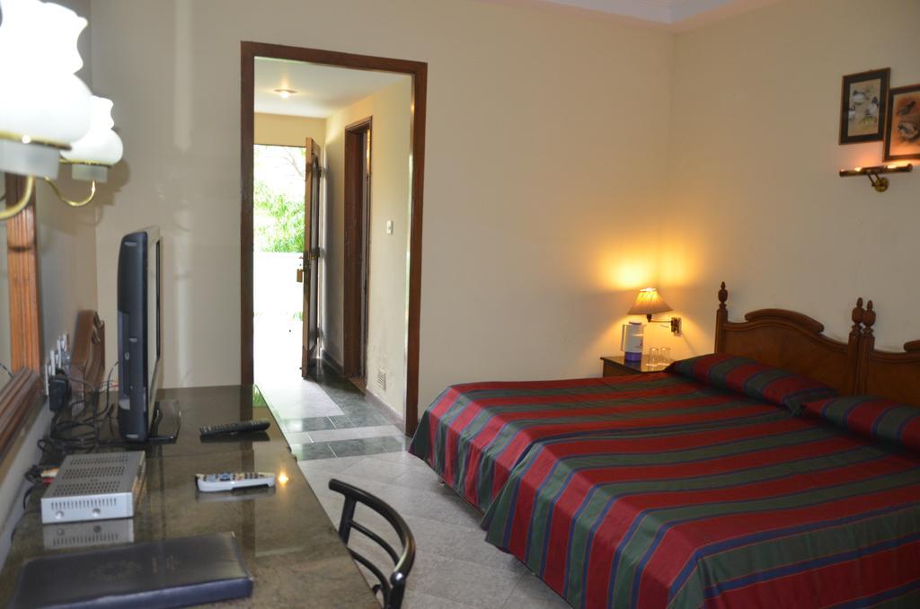 Hotel Bharatpur Ashok 外观 照片