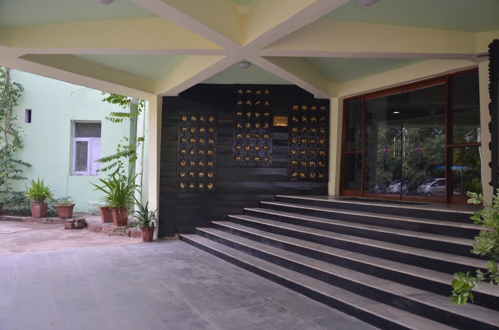 Hotel Bharatpur Ashok 外观 照片