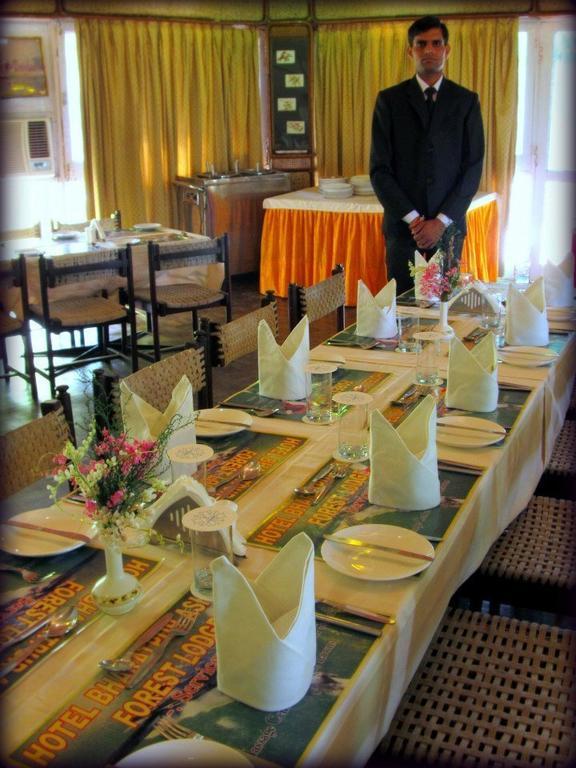 Hotel Bharatpur Ashok 外观 照片
