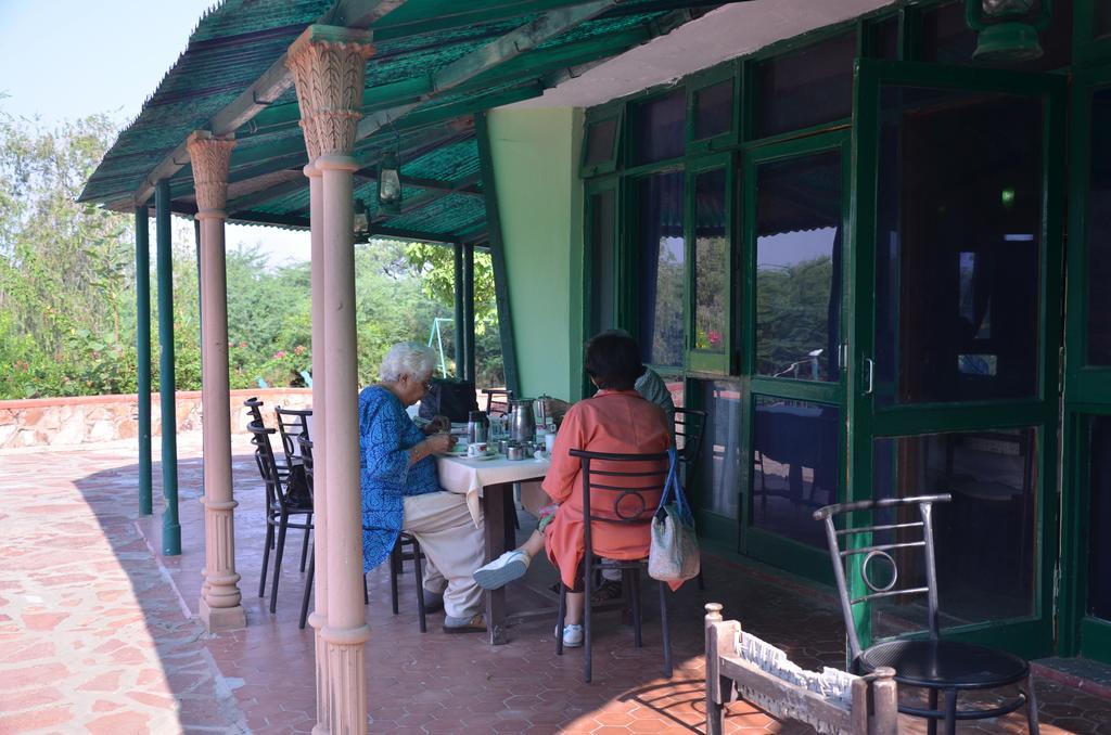 Hotel Bharatpur Ashok 外观 照片