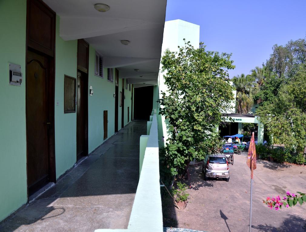 Hotel Bharatpur Ashok 外观 照片